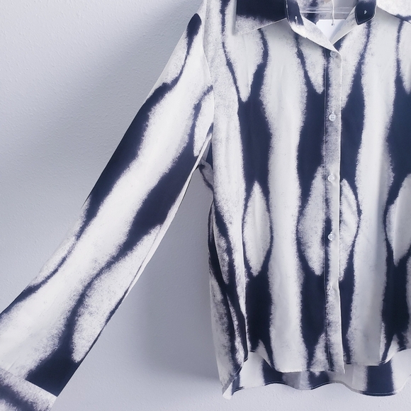 NWT REVOLVE/Minimalist Lovers Commense Button Down Abstract Top - Picture 4 of 8